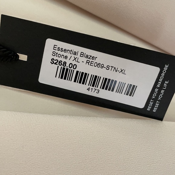 The Reset R|Label The Essential Blazer - Picture 4 of 11